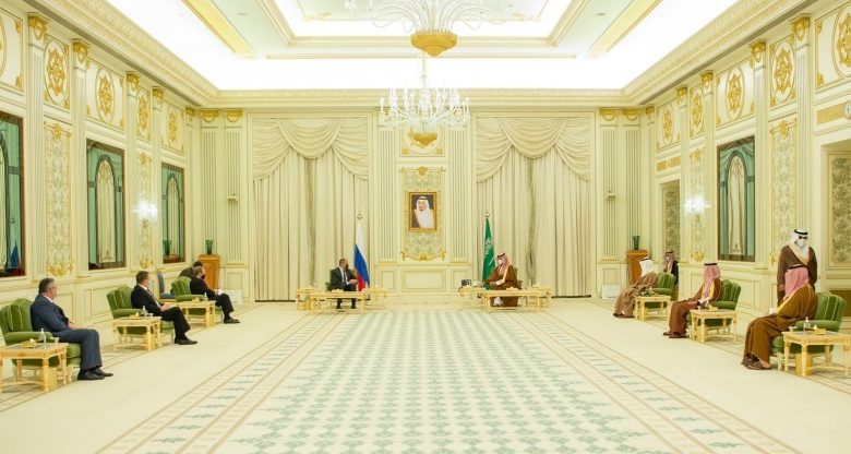 ولي العهد يستعرض مع وزير خارجية روسيا العلاقات الثنائية ومستجدات الأوضاع الإقليمية والدولية - أخبار السعودية