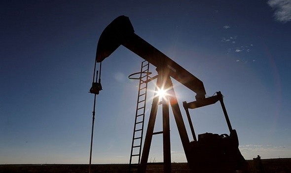 انخفاضُ أسعارِ النفطِ معَ استمرارِ نقصِ المعروضِ