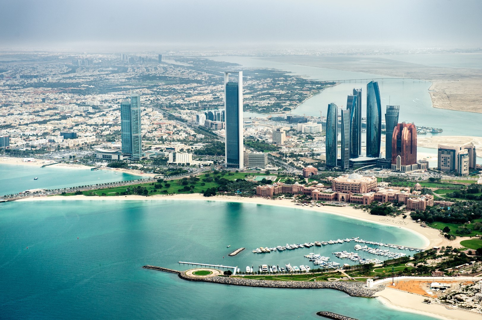 أبوظبي تكشف عن حملتها الصيفية وشراكاتها العالمية الجديدة خلال "سوق السفر العربي 2022"