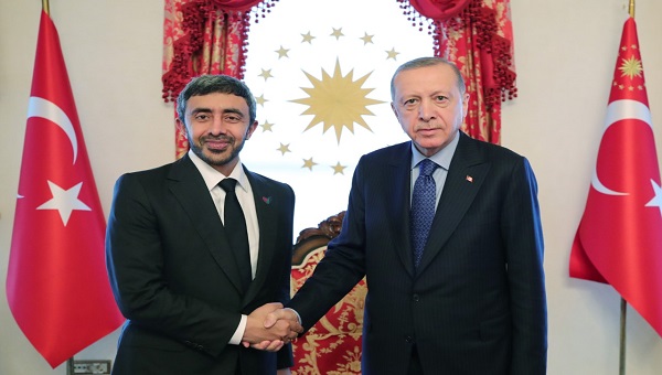 أردوغان يستقبل عبدالله بن زايد في إسطنبول