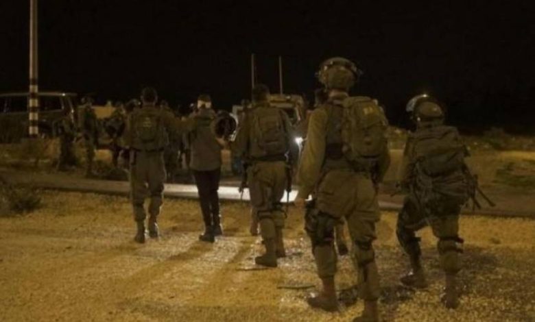 الاحتلال يعتقل 8 فلسطينيين من مختلف مناطق الضفة