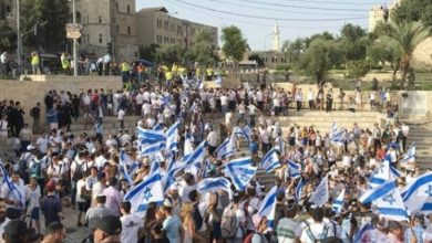 حماس: الإصرار على مسيرة الأعلام صب للزي على النار
