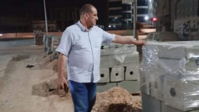 رئيس حى غرب المنصورة يتفقد تجهيز شارع  عبدابسلام عارف لأعمال الرصف
