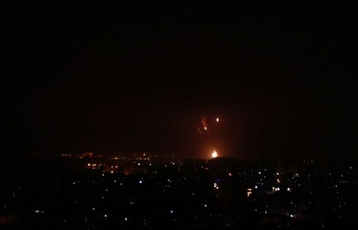 فيديو: الدفاعات الجوية السورية تتصدى لعدوان إسرائيلي في سماء ريف دمشق