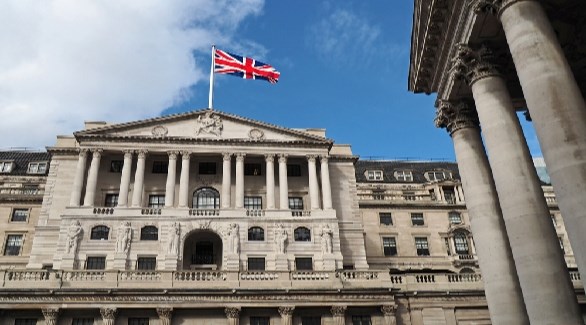 بريطانيا تنفي إهدار المليارات لخدمة الديون
