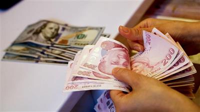 الليرة التركية تتراجع 0.5 % مقابل الدولار
