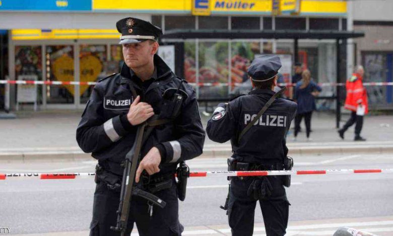 ألمانيا: مخمور يسرق ديزل من محطة وقود ويفر على الأقدام من الشرطة