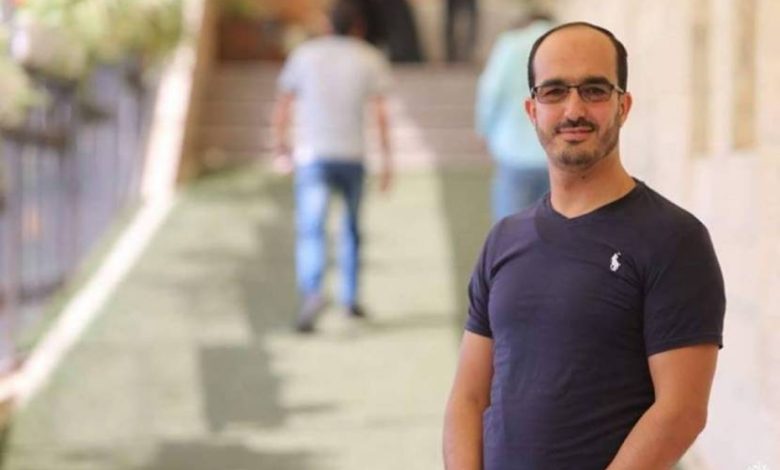 الصحفي سامر خويرة يروي تفاصيل الاعتداء عليه خلال تغطيته الأحداث في جامعة النجاح 