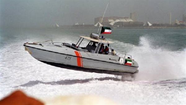 القبض على 3 إيرانيين على متن قارب في المياه الإقليمية