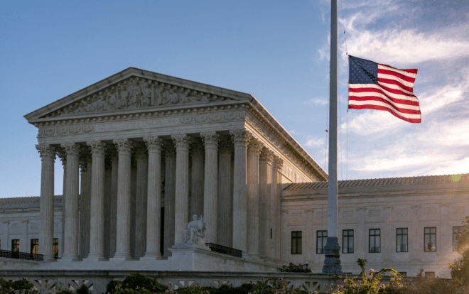 المحكمة العليا الأمريكية تُفاجئ الجميع: الحق في المثلية خطأ يجب مراجعته