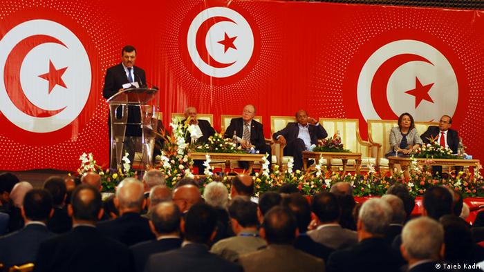 انطلاق الحوار الوطني في تونس وسط غياب للمعارضة واتحاد الشغل