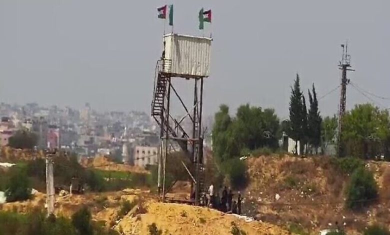 حماس تعيد بناء نقطة تطل على بلدة إسرائيلية على حدود غزة بعد يوم من تعرضها لقصف إسرائيلي