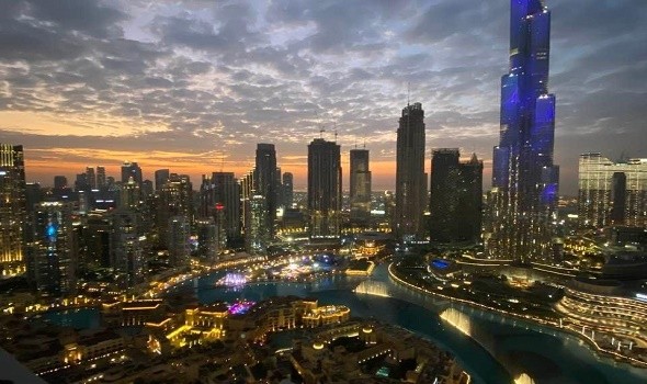 دبي تبيع حصصا في بعض أفضل أصولها التجارية لخفض الديون