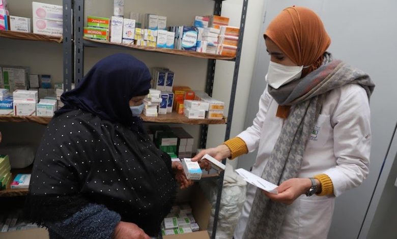 صيادلة مغاربة يستنكرون اقتناء وتوزيع أدوية من طرف جماعات ترابية