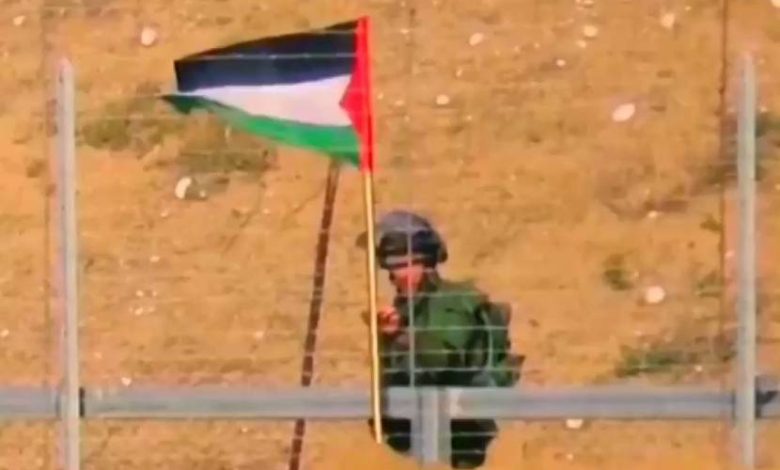 على غرار غزة.. الاحتلال يخشى من قيام الشبان بتفخيخ الأعلام الفلسطينية في الضفة