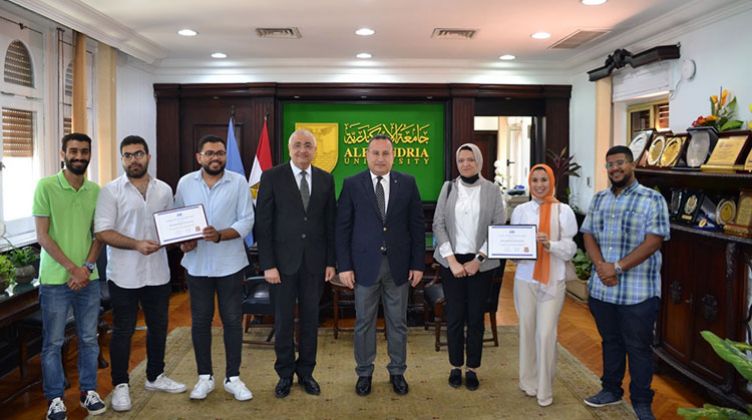 فوز فريق جمعية مهندسي البترول بجامعة الإسكندرية بجائزة التميز SPE الدولية