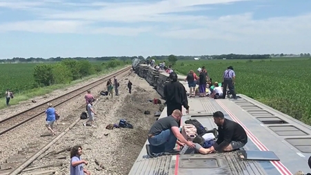 مقتل عدة أشخاص وإصابة 50 بعد خروج قطار عن مساره بولاية ميزوري الأمريكية