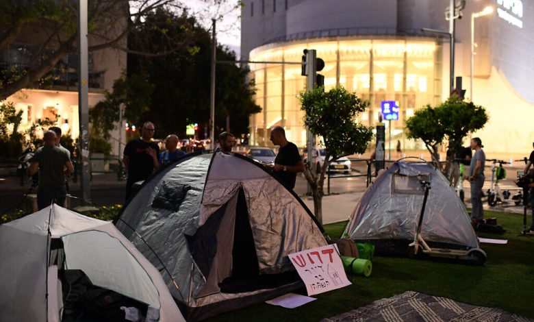 نصب خيام في جميع أنحاء إسرائيل احتجاجا على ارتفاع أسعار المساكن