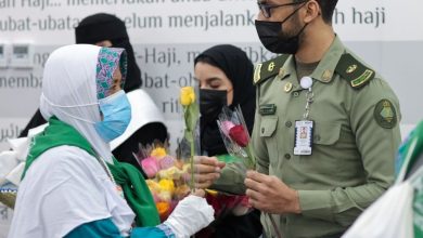 وصول أولى طلائع المستفيدين من مبادرة «طريق مكة» من إندونيسيا إلى المدينة - أخبار السعودية