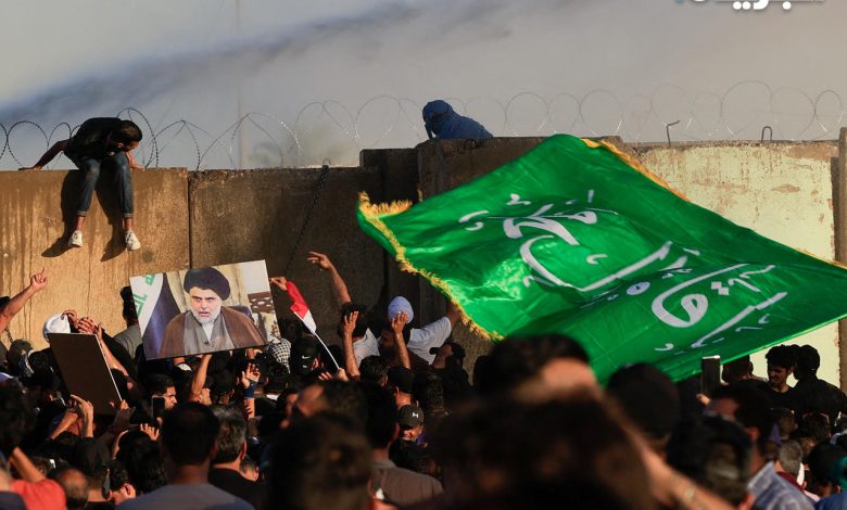 متظاهرون يقتحمون المنطقة الخضراء الحكومية في العراق