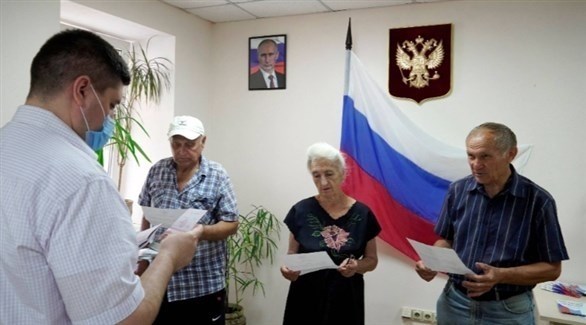 مقاطعة أوكرانية تجري استفتاء للانضمام إلى روسيا