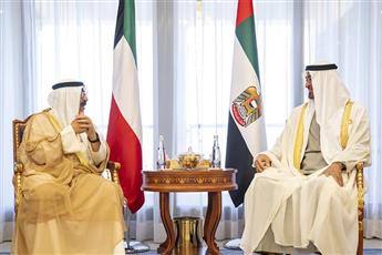 ممثل الأمير يبحث مع رئيس الإمارات سبل تطوير العلاقات بين البلدين #قمه_جده_للامن_والتنميه