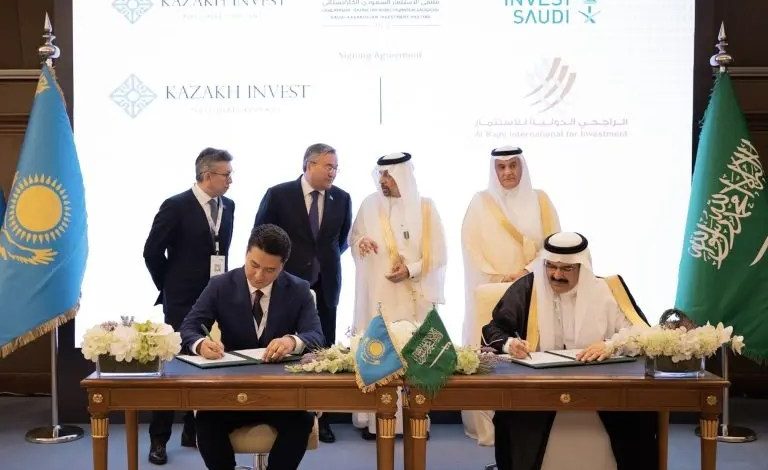 أبرزها الطاقة والإعلام.. توقيع 13 اتفاقية حكومية بين المملكة وكازاخستان