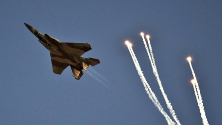 إسرائيل تكشف عن تعرض طائراتها العسكرية لنيران روسية فوق سوريا