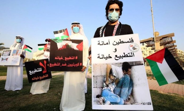 استطلاع: تزايد عدد الخليجيين الرافضين لاتفاقيات التطبيع مع الاحتلال الإسرائيلي