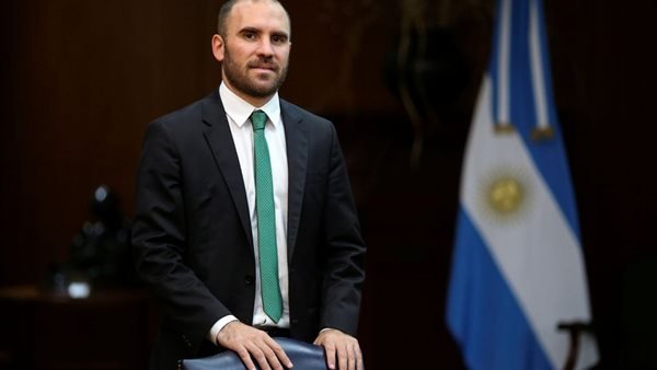 استقالة وزير الاقتصاد الأرجنتيني مع وصول التضخم لنسبة 60%