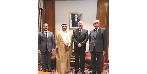 الجلاوي بحث مع رئيس الوزراء الجزائري تعزيز التعاون القضائي والقانوني