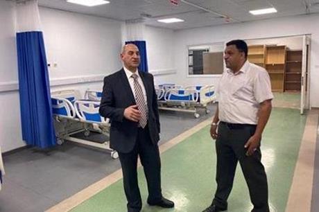 الشبول يتفقد المستشفيين الميدانيين في عمان واربد