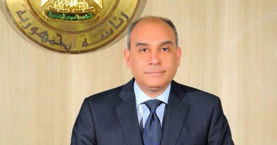 سفير مصر لدى فرنسا: إشادة دولية كبيرة بتجربة تطوير التعليم في مصر