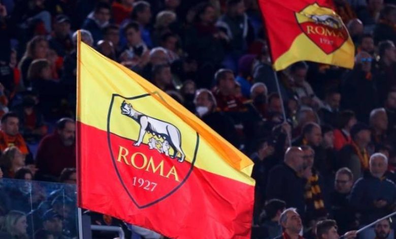 مشجعو نادي روما يحتجون بسبب مباراة لفريقهم في حيفا المحتلة