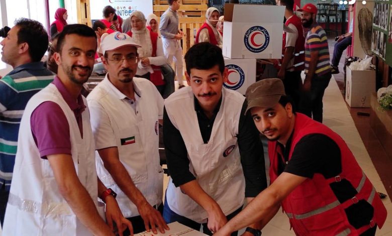 «الهلال الأحمر الكويتي»: تجهيز قافلة مساعدات إغاثية وطبية لقطاع غزة