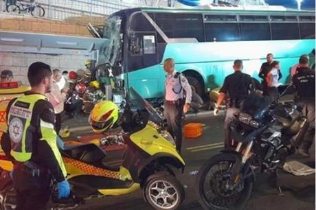 3 قتلى وجرحى إسرائيليين بانحراف حافلة إسرائيلية بالقدس