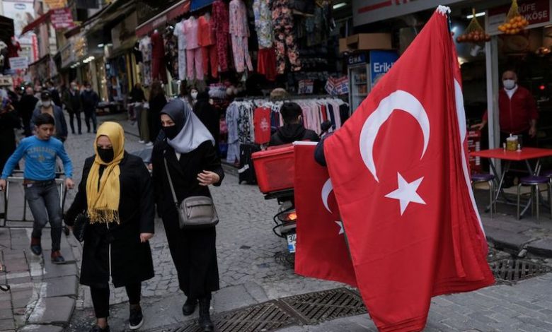 تركيا ترفض تمكين لاجئين محتملين من السفر