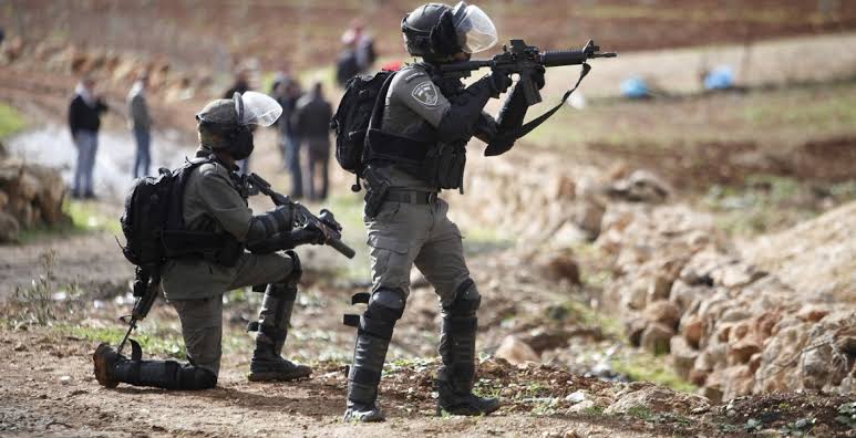 إصابة 11 فلسطينيًا برصاص الاحتلال الإسرائيلي خلال اقتحامه لبلدة بجنين شمال الضفة الغربية