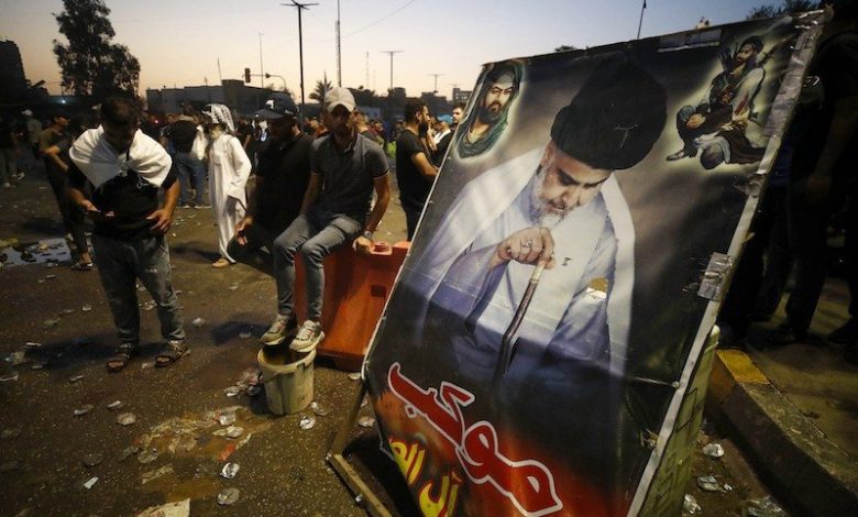 إعلان الصدر "اعتزال السياسة" يغرق العراقيين في الفوضى ويسقط قتلى