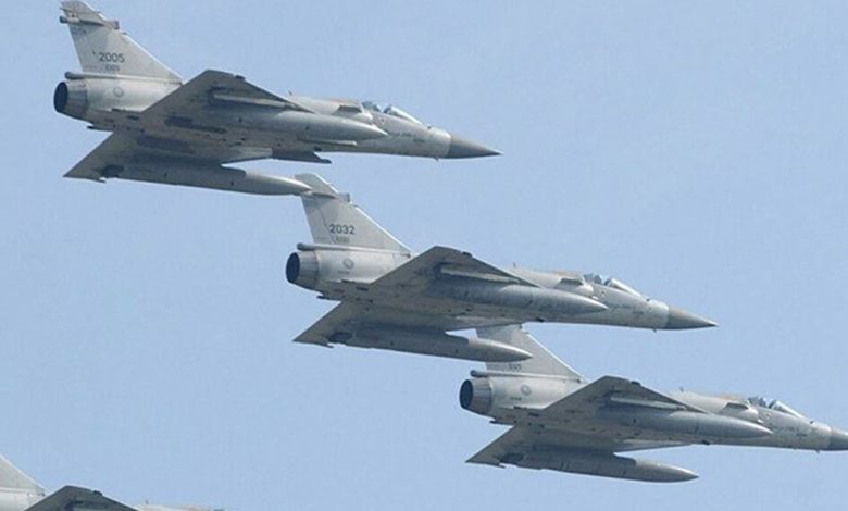 «استفزاز يشعل فتيل الحرب».. 22 طائرة صينية تدخل المجال الجوي لتايوان والأخيرة تدفع بمقاتلات