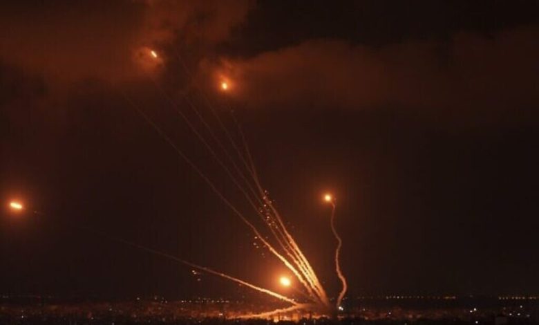 الجهاد الإسلامي يطلق عشرات الصواريخ بإتجاه إسرائيل