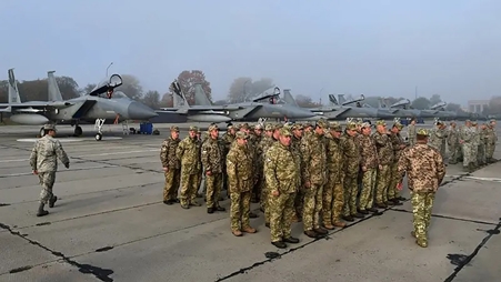 تقارير: واشنطن تخطط لتعيين جنرال لتدريب ودعم الأوكرانيين عسكرياً