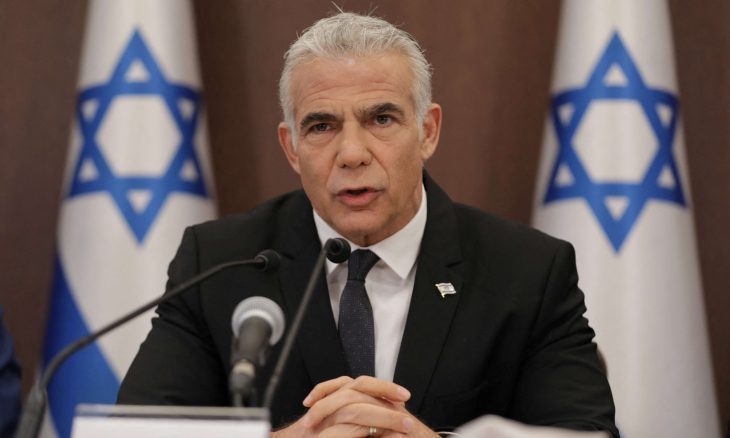 صحيفة عبرية لقادة "إسرائيل": احذروا من "حل الدول الثلاث": إننا نسرع تحويل حماس إلى رب بيت في رام الله