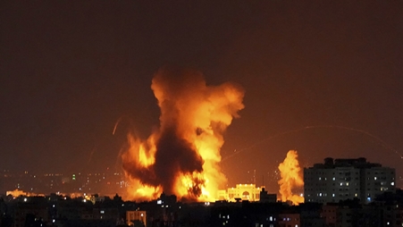 لابيد: إسرائيل ليست معنية بحملة عسكرية واسعة النطاق في غزة ولكنها لا تخشاها أيضا