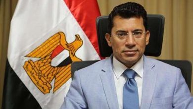 وزير الرياضة المصري يرد على الخطيب