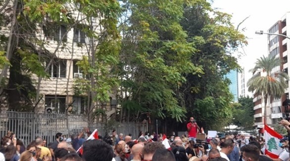 احتجاجات في لبنان على توقيف ناشطين بسبب اقتحام المصارف