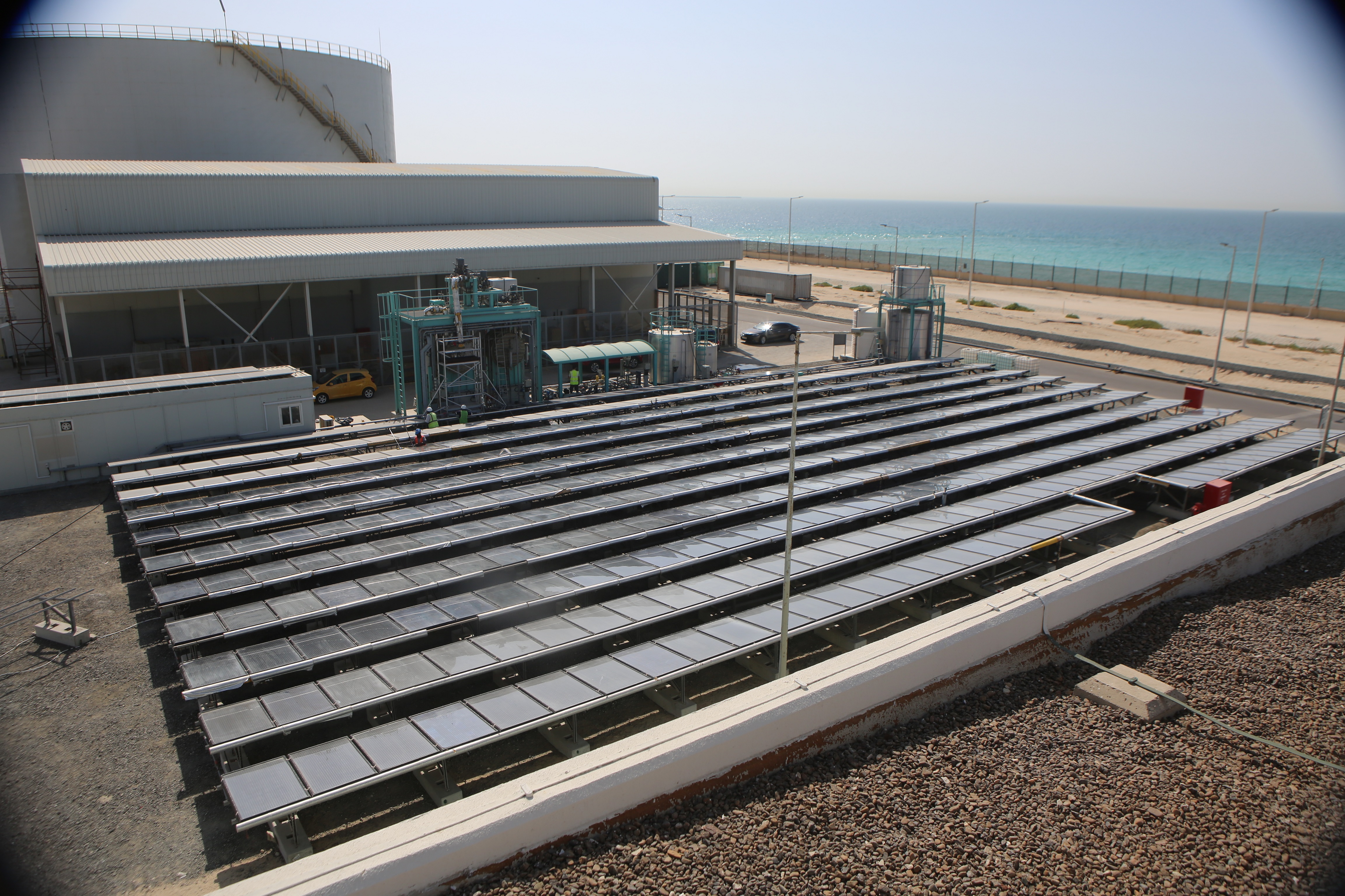 شراكة بين " كهرباء دبي" و"ديسولينيتر" لبناء نظام مستدام صفري الانبعاثات لتحلية وتنقية المياه