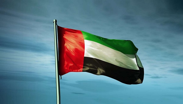 الإمارات تُنكِس الأعلام لـ3 أيام حداداً على وفاة الملكة إليزابيث الثانية