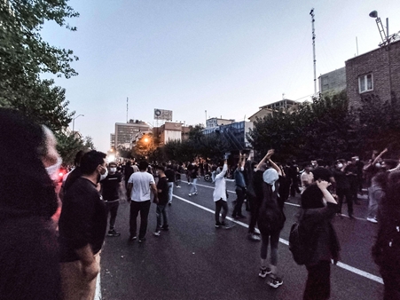 الرئيس الإيراني: يتعين مواجهة الاحتجاجات «بحزم»