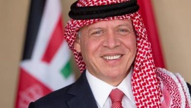 الملك يهنئ ولي العهد السعودي بتعيينه رئيسا لمجلس الوزراء